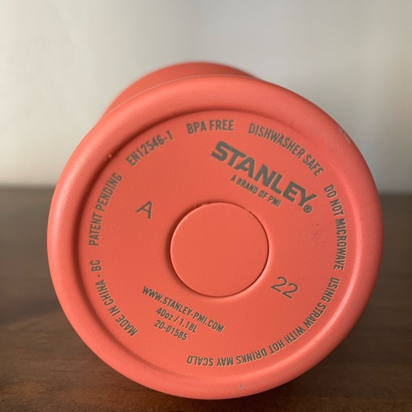 Stanley - OG 40oz Grapefruit - Picture 3 of 3